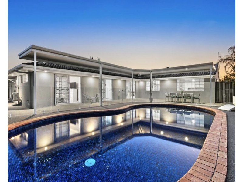 16 Manly Drive, Robina QLD 4226