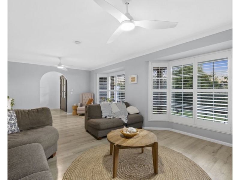 16 Manly Drive, Robina QLD 4226