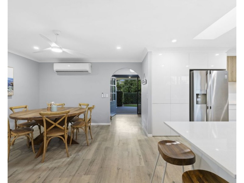 16 Manly Drive, Robina QLD 4226