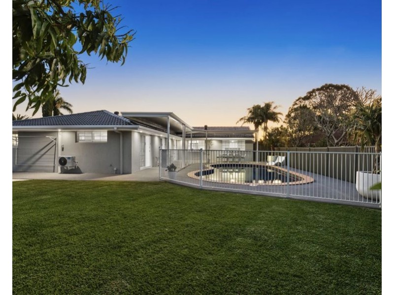 16 Manly Drive, Robina QLD 4226