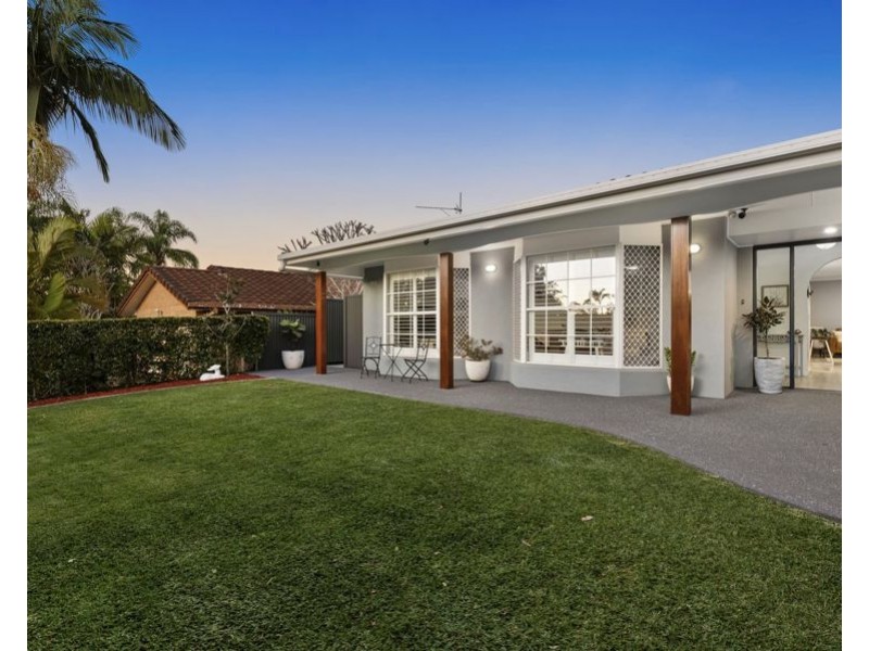 16 Manly Drive, Robina QLD 4226