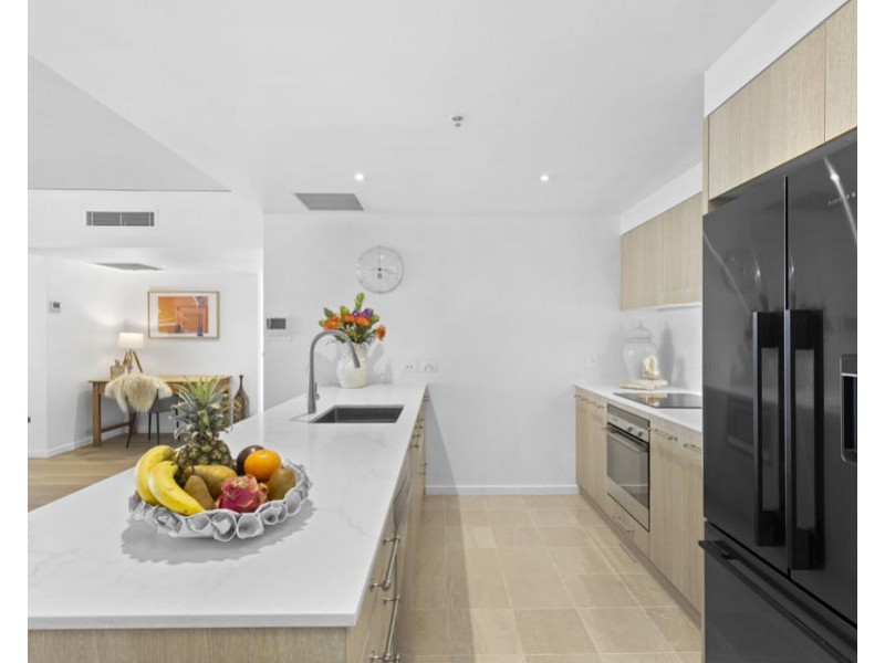 1106/22 Surf Parade, Broadbeach QLD 4218