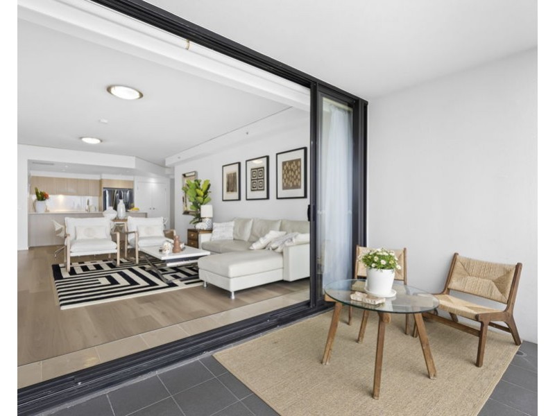 1106/22 Surf Parade, Broadbeach QLD 4218