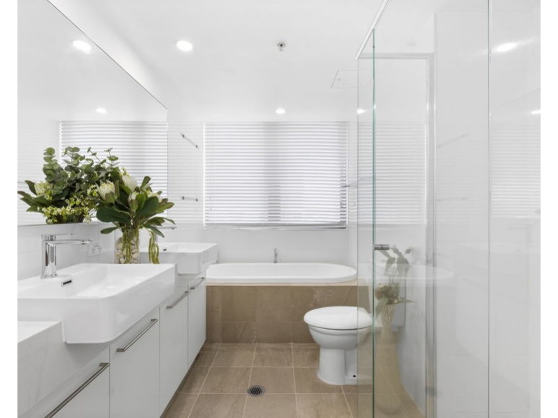1106/22 Surf Parade, Broadbeach QLD 4218