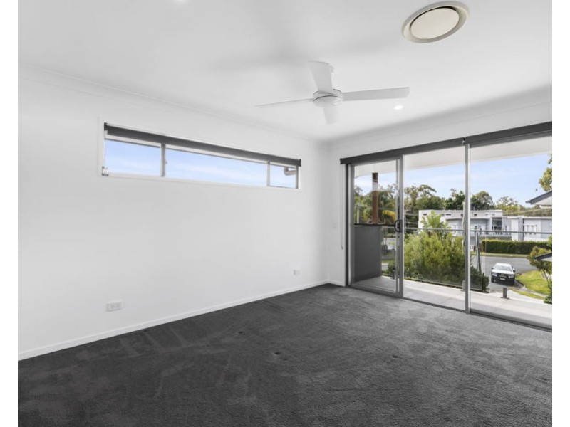 3/2 Pilgrim Place, Southport QLD 4215