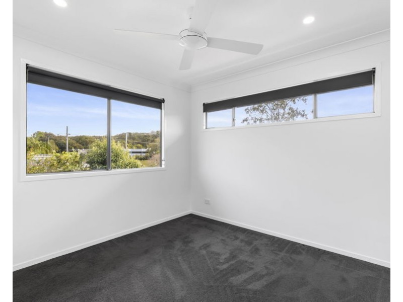 3/2 Pilgrim Place, Southport QLD 4215