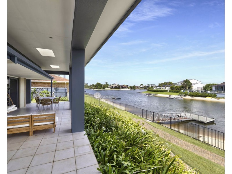 24 Wyuna Street, Broadbeach Waters QLD 4218