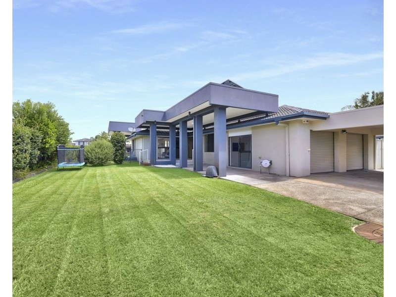 24 Wyuna Street, Broadbeach Waters QLD 4218