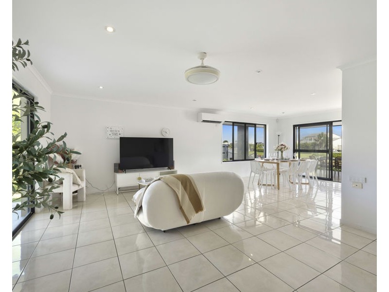 24 Wyuna Street, Broadbeach Waters QLD 4218