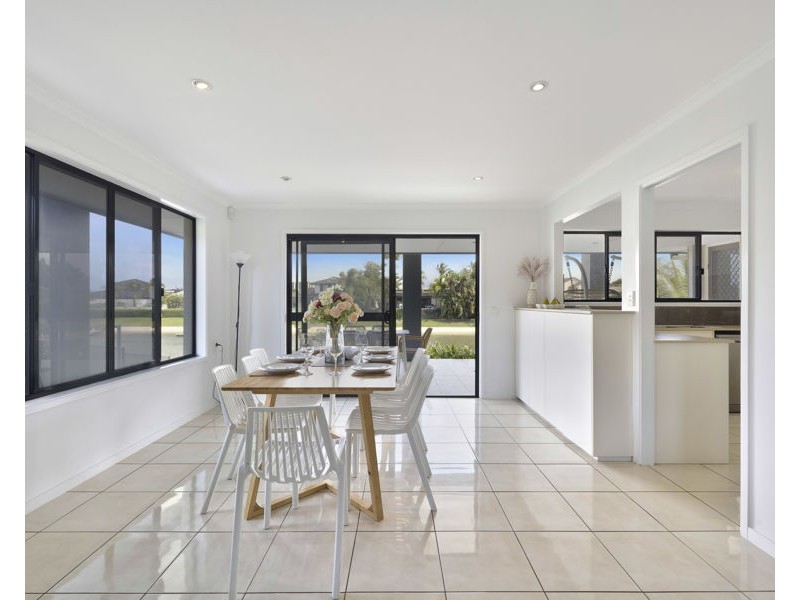 24 Wyuna Street, Broadbeach Waters QLD 4218