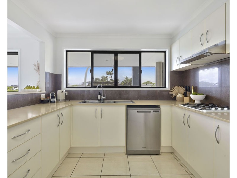 24 Wyuna Street, Broadbeach Waters QLD 4218