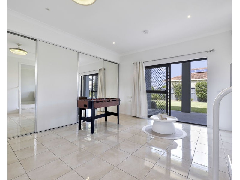 24 Wyuna Street, Broadbeach Waters QLD 4218