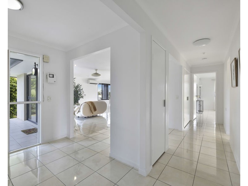 24 Wyuna Street, Broadbeach Waters QLD 4218