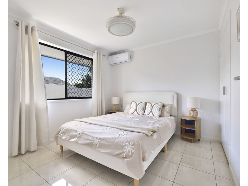 24 Wyuna Street, Broadbeach Waters QLD 4218