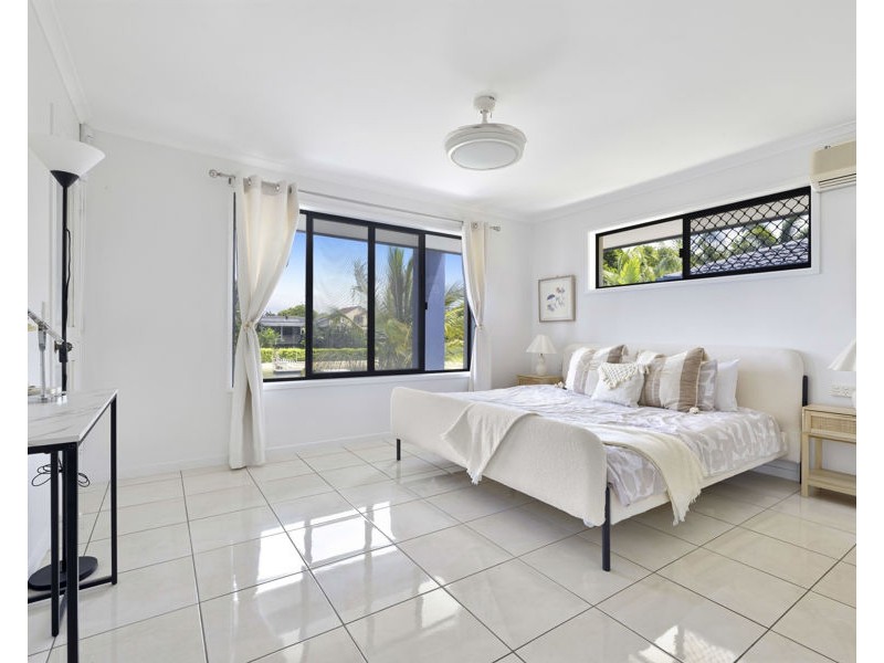 24 Wyuna Street, Broadbeach Waters QLD 4218