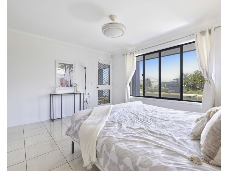 24 Wyuna Street, Broadbeach Waters QLD 4218