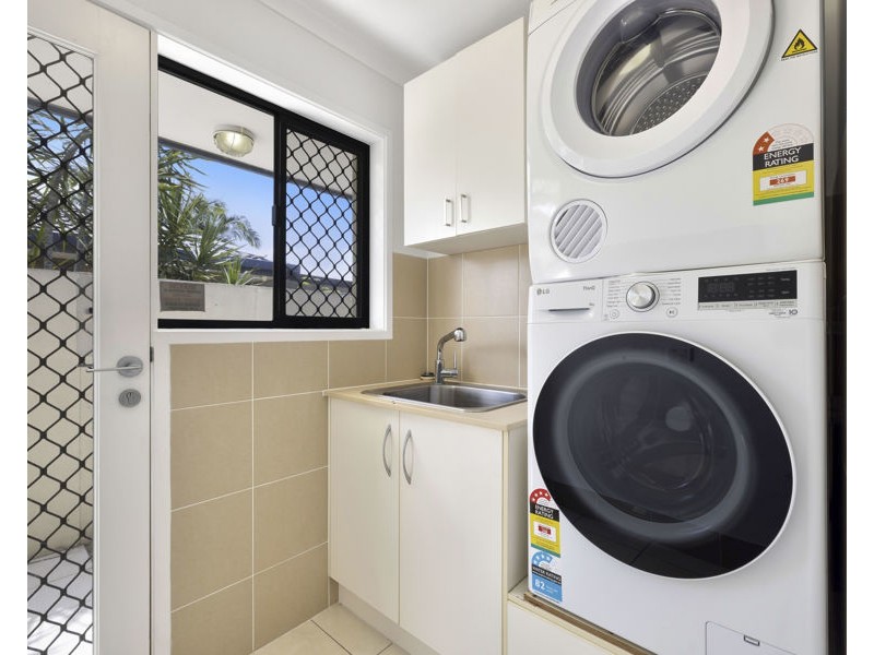 24 Wyuna Street, Broadbeach Waters QLD 4218