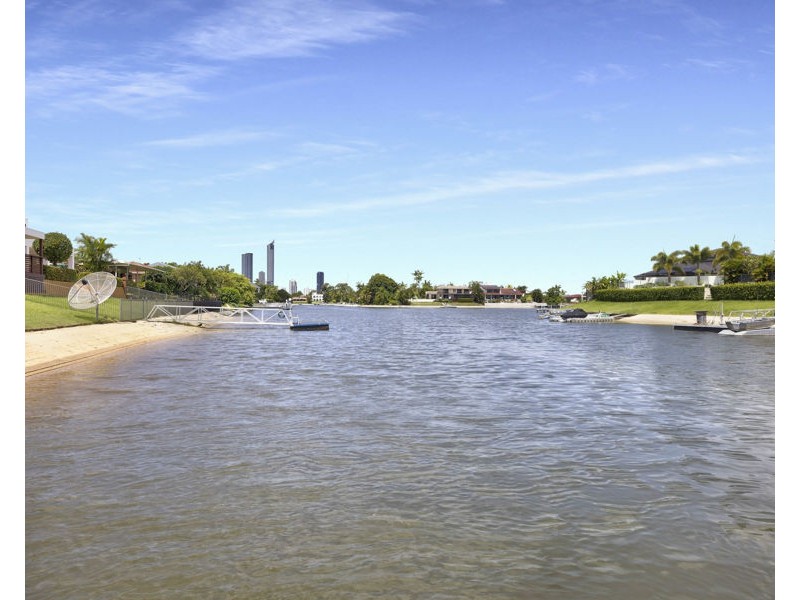 24 Wyuna Street, Broadbeach Waters QLD 4218