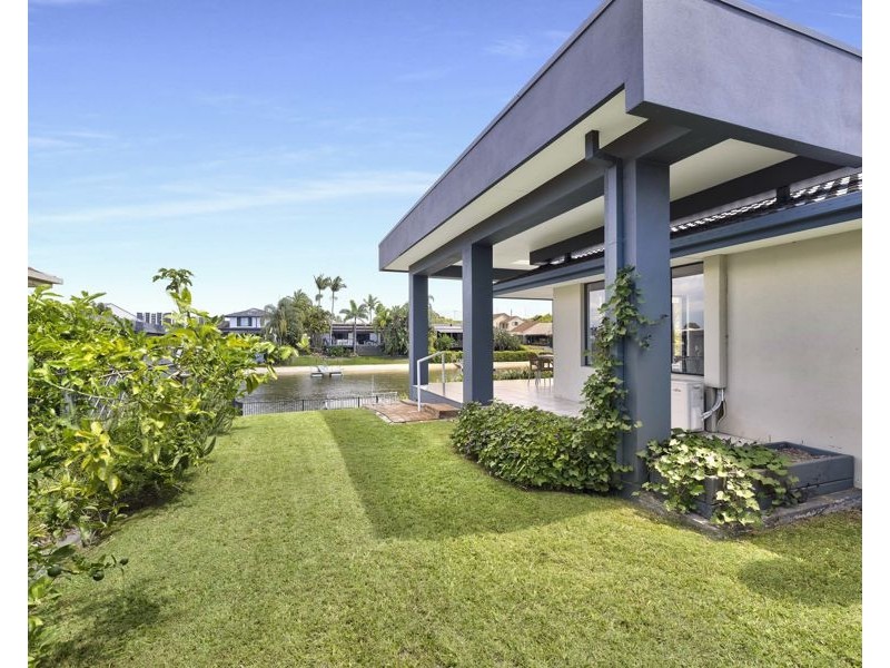 24 Wyuna Street, Broadbeach Waters QLD 4218
