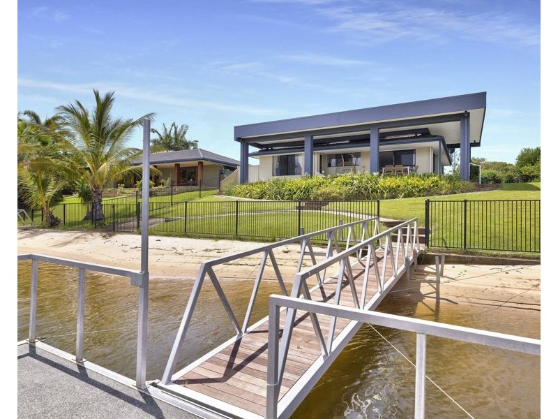 24 Wyuna Street, Broadbeach Waters QLD 4218