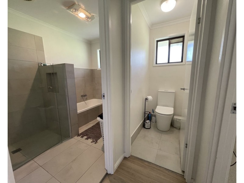 11 Carrabean Avenue, Ashmore QLD 4214