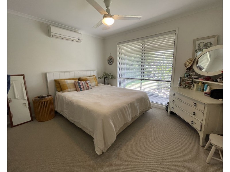 11 Carrabean Avenue, Ashmore QLD 4214