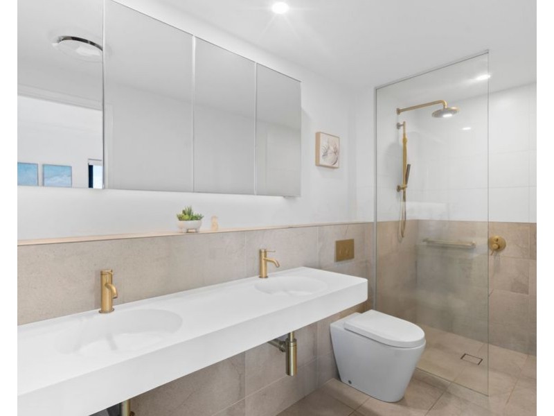 505/372 Marine Parade, Labrador QLD 4215