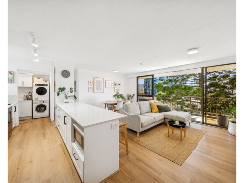18/22 Armrick Avenue, Broadbeach QLD 4218