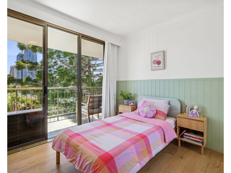 18/22 Armrick Avenue, Broadbeach QLD 4218