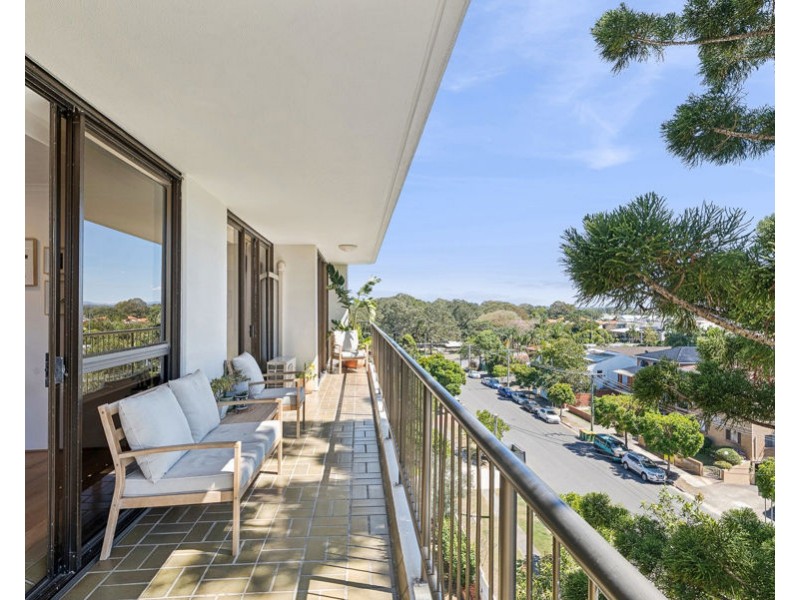 18/22 Armrick Avenue, Broadbeach QLD 4218