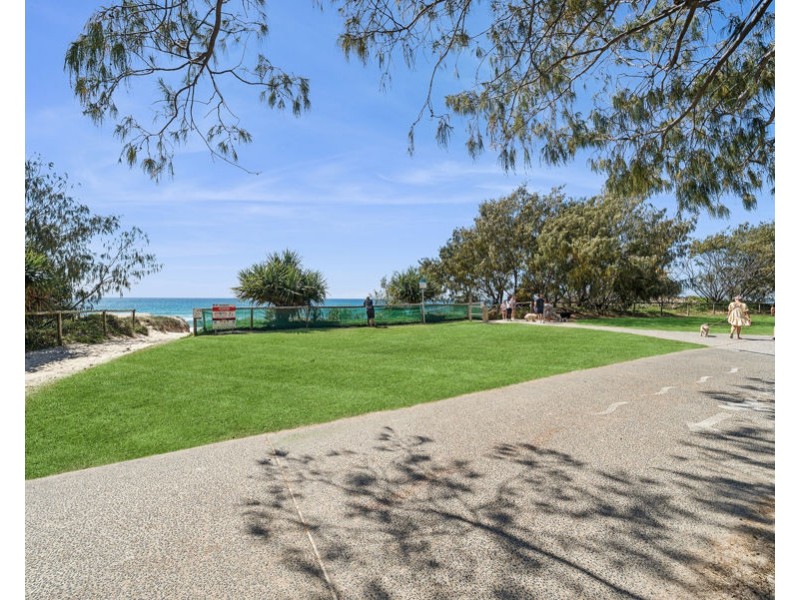 18/22 Armrick Avenue, Broadbeach QLD 4218