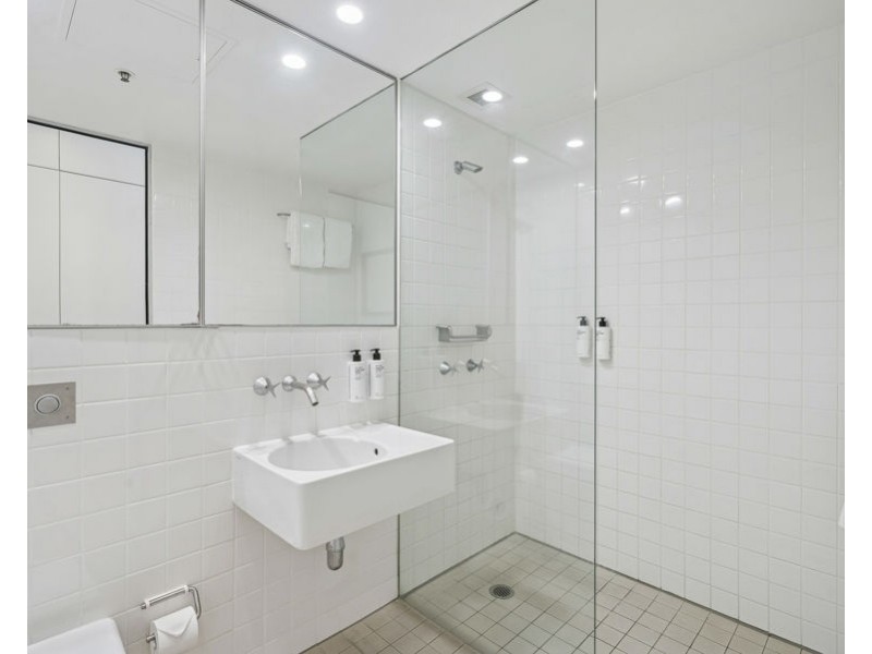 1403/159 Old Burleigh Road, Broadbeach QLD 4218