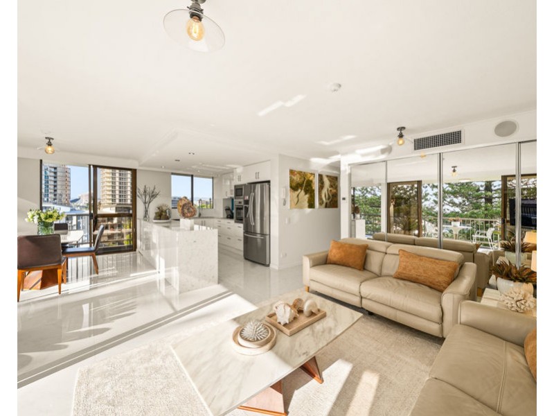 16/22 Armrick Avenue, Broadbeach QLD 4218