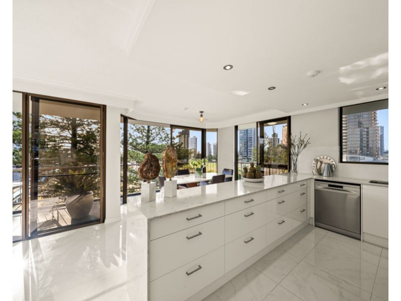 16/22 Armrick Avenue, Broadbeach QLD 4218