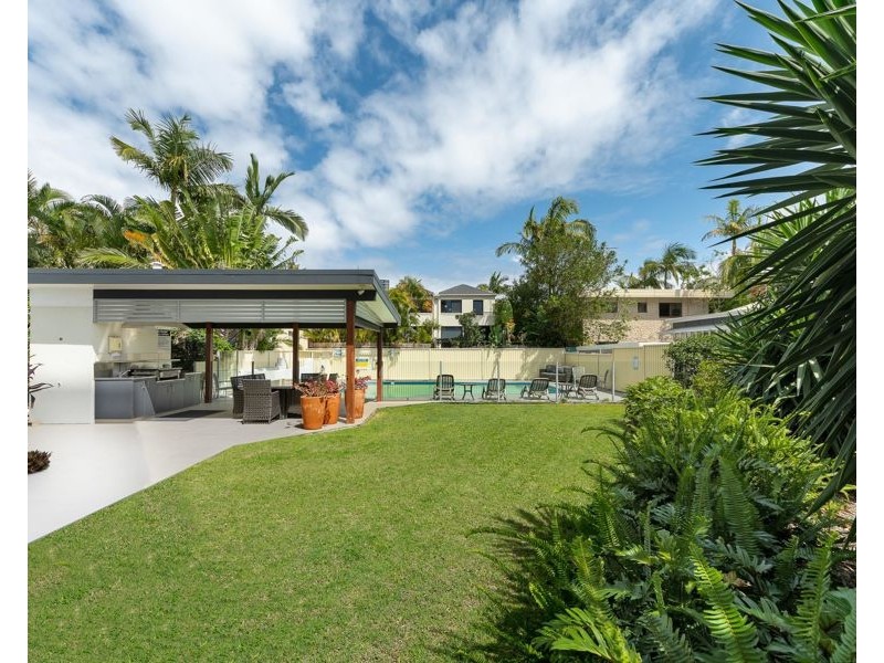 16/22 Armrick Avenue, Broadbeach QLD 4218