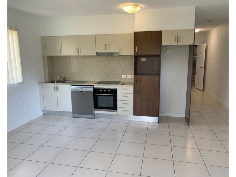 2/148 High Street, Southport QLD 4215