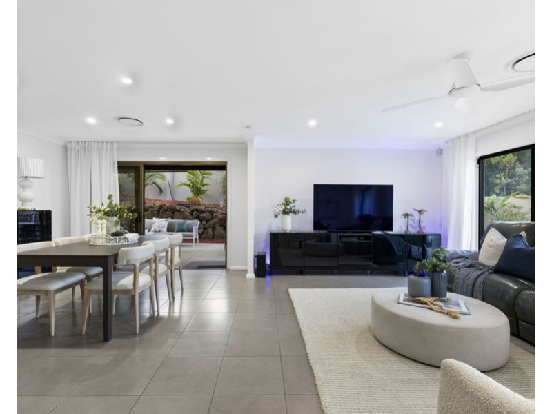 33 Manly Drive, Robina QLD 4226
