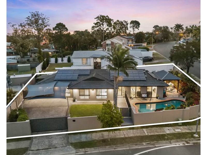 33 Manly Drive, Robina QLD 4226