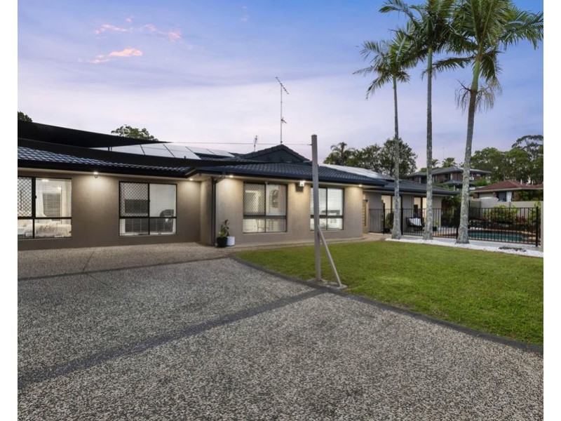 33 Manly Drive, Robina QLD 4226