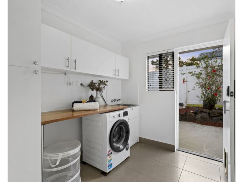 33 Manly Drive, Robina QLD 4226