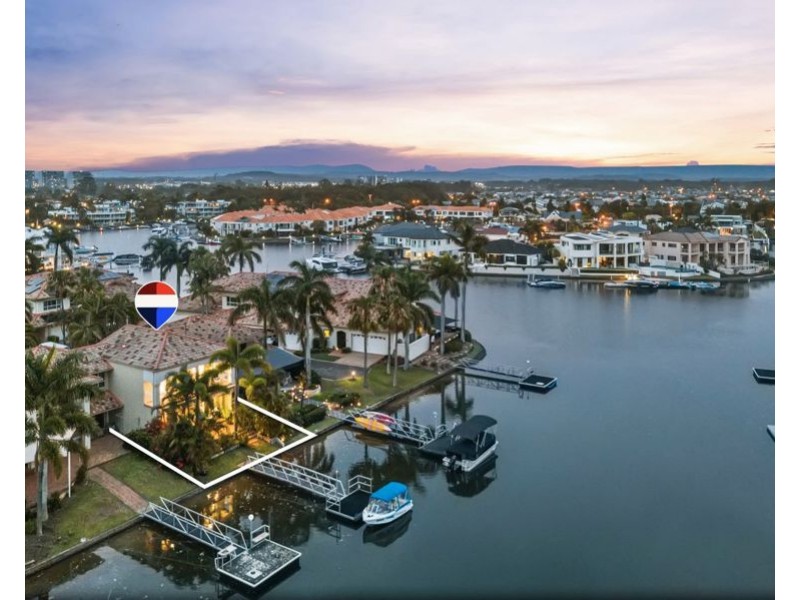 29/76 Bayview Street, Runaway Bay QLD 4216