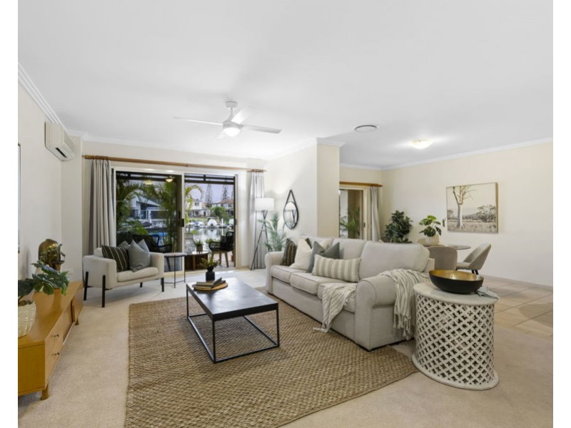 29/76 Bayview Street, Runaway Bay QLD 4216