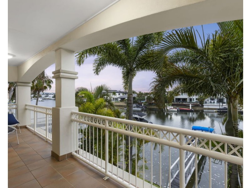 29/76 Bayview Street, Runaway Bay QLD 4216