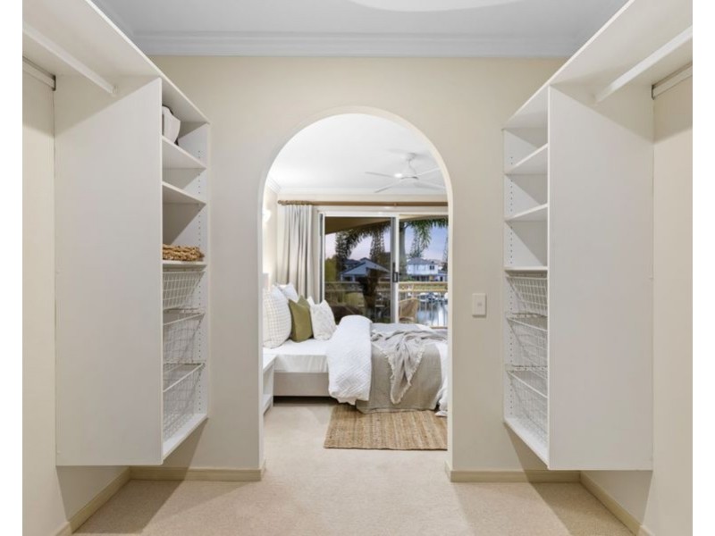 29/76 Bayview Street, Runaway Bay QLD 4216