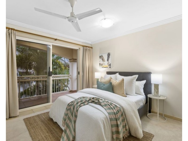 29/76 Bayview Street, Runaway Bay QLD 4216