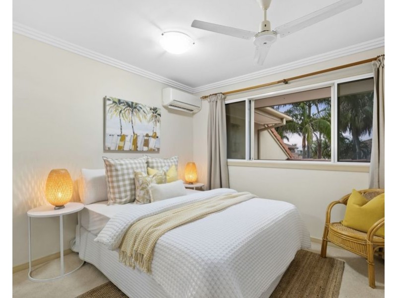 29/76 Bayview Street, Runaway Bay QLD 4216