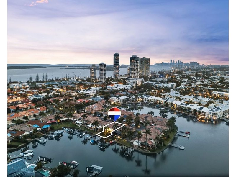 29/76 Bayview Street, Runaway Bay QLD 4216