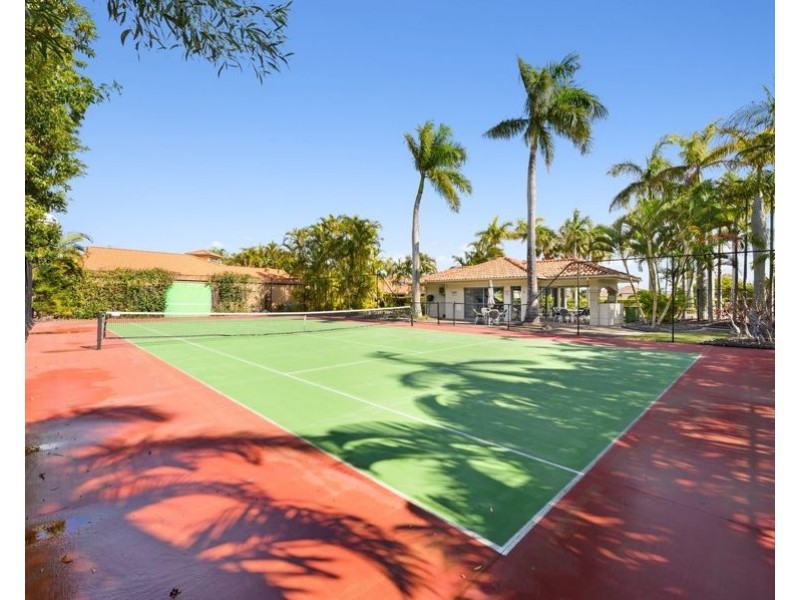 29/76 Bayview Street, Runaway Bay QLD 4216