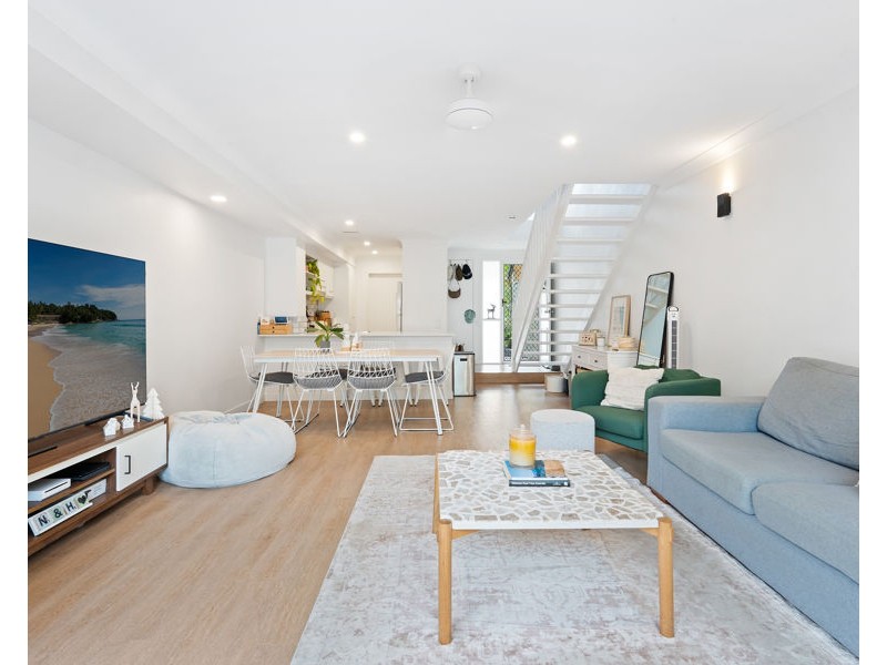 82/215 Cottesloe Drive, Mermaid Waters QLD 4218