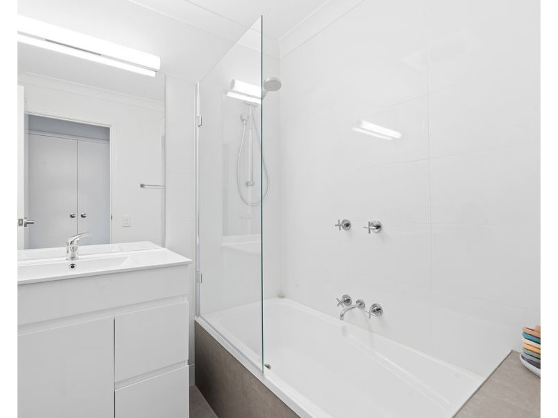 82/215 Cottesloe Drive, Mermaid Waters QLD 4218